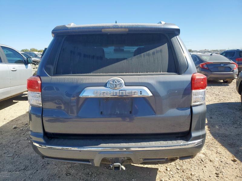 JTEZU5JR5D5057255 - 2013 TOYOTA 4RUNNER SR5 BLUE photo 6