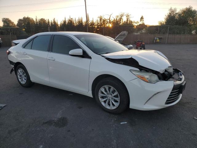 4T4BF1FK2FR469163 - 2015 TOYOTA CAMRY LE WHITE photo 4