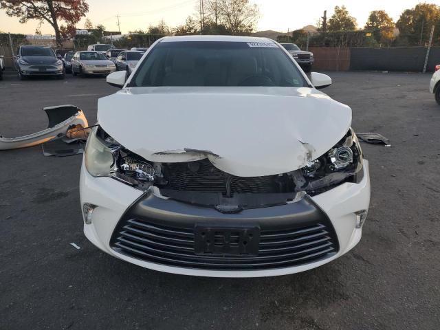 4T4BF1FK2FR469163 - 2015 TOYOTA CAMRY LE WHITE photo 5