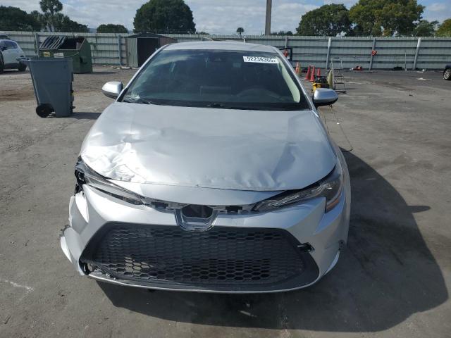 JTDEPRAE8LJ113080 - 2020 TOYOTA COROLLA LE SILVER photo 5