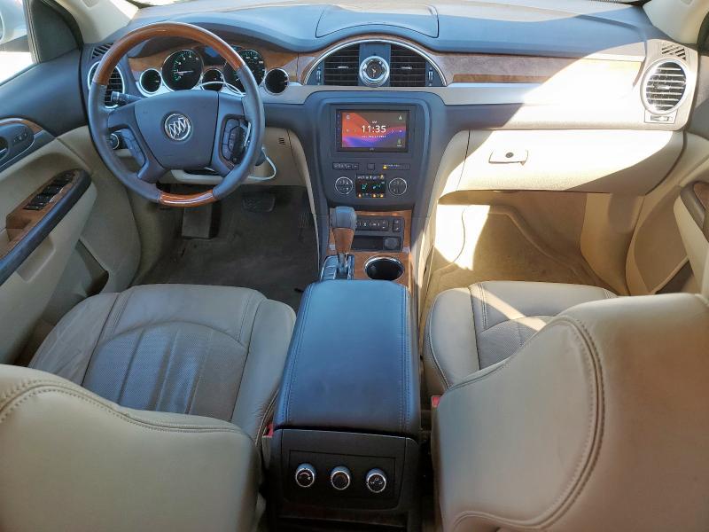 5GALRBED2AJ221736 - 2010 BUICK ENCLAVE CXL WHITE photo 8