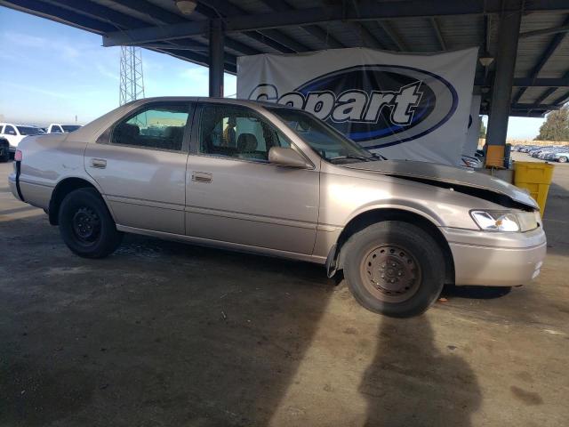 4T1BG22KXXU451935 - 1999 TOYOTA CAMRY CE فضي صورة 4