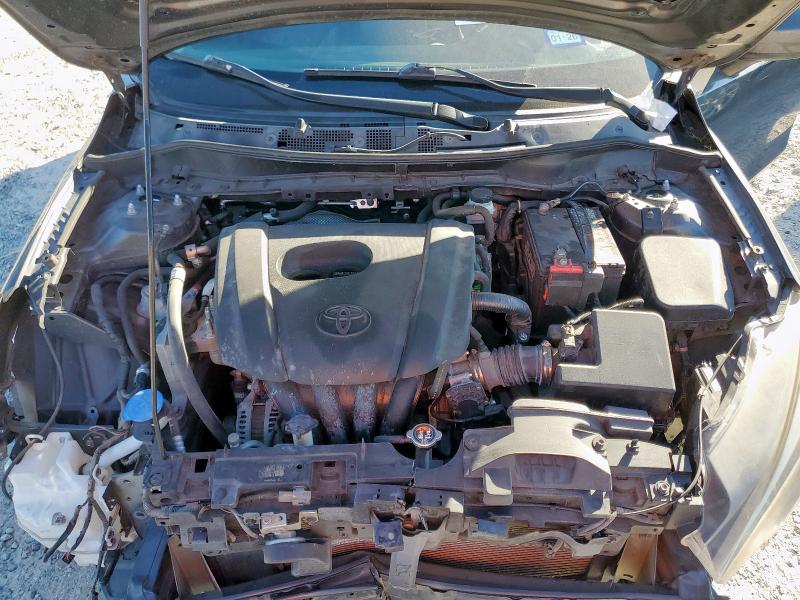 3MYDLBZV8GY138941 - 2016 TOYOTA SCION IA SILVER photo 11