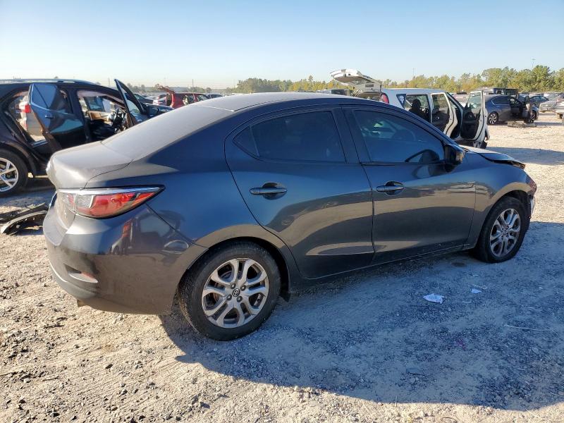 3MYDLBZV8GY138941 - 2016 TOYOTA SCION IA SILVER photo 3