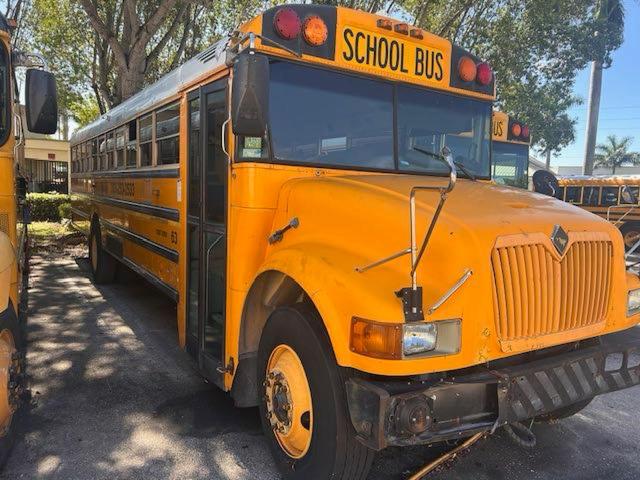 2003 IC CORPORATION 3000, 