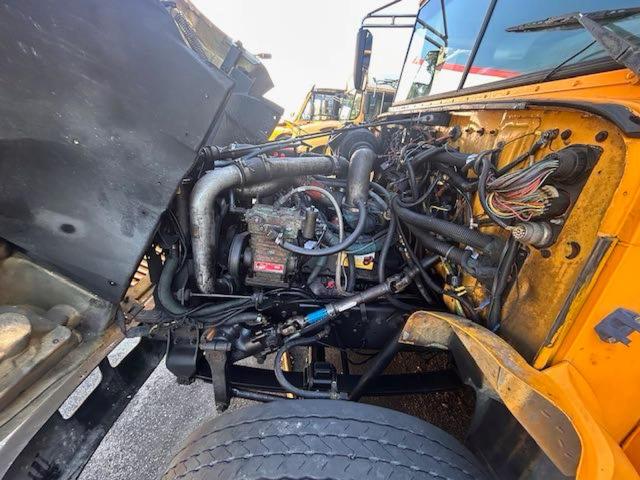 4DRBRABN93B957583 - 2003 IC CORPORATION 3000 YELLOW photo 7