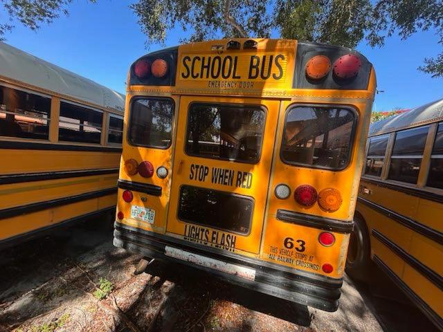 4DRBRABN93B957583 - 2003 IC CORPORATION 3000 YELLOW photo 8