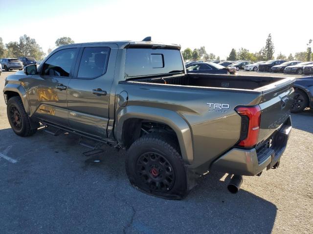 3TMLB5JN0RM002209 - 2024 TOYOTA TACOMA DOUBLE CAB GREEN photo 2