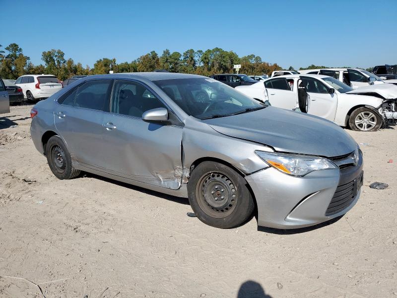 4T1BF1FK2GU501766 - 2016 TOYOTA CAMRY LE ვერცხლისფერი ფოტო 4