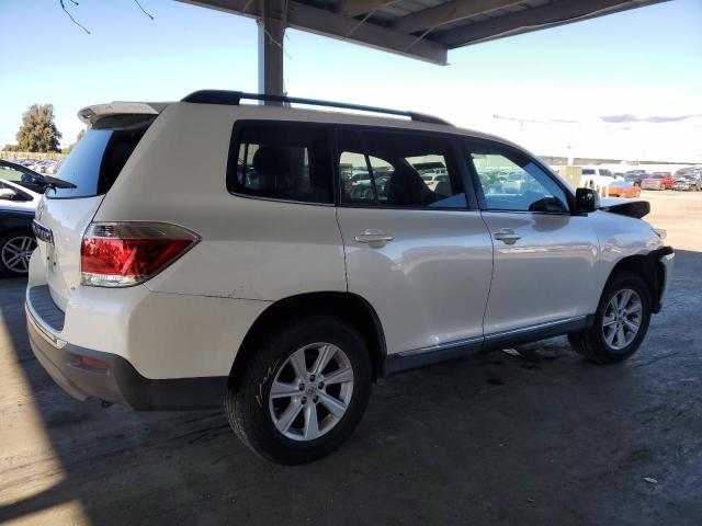 5TDBK3EH2DS274936 - 2013 TOYOTA HIGHLANDER BASE Білий фото 3