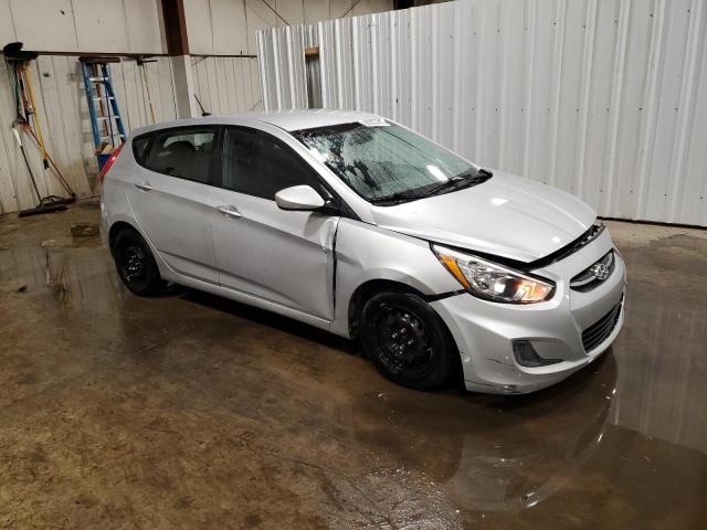 KMHCT5AE7HU341245 - 2017 HYUNDAI ACCENT SE SILVER photo 4