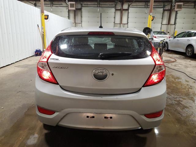 KMHCT5AE7HU341245 - 2017 HYUNDAI ACCENT SE SILVER photo 6