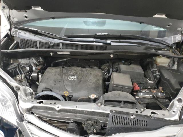 5TDKZ3DC5HS899970 - 2017 TOYOTA SIENNA LE 银色 照片 12