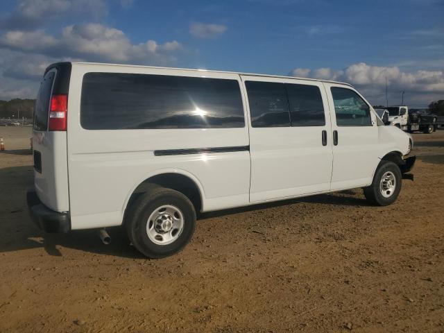1GAZGNF79R1233007 - 2024 CHEVROLET EXPRESS G3500 LS WHITE photo 3