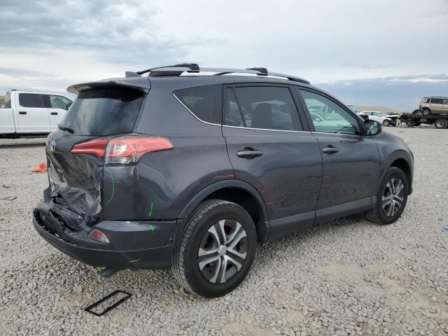 2T3BFREV3HW601734 - 2017 TOYOTA RAV4 LE 灰色 照片 3