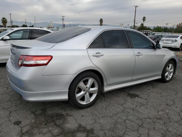 4T1BF3EK7BU170253 - 2011 TOYOTA CAMRY BASE SILVER photo 3