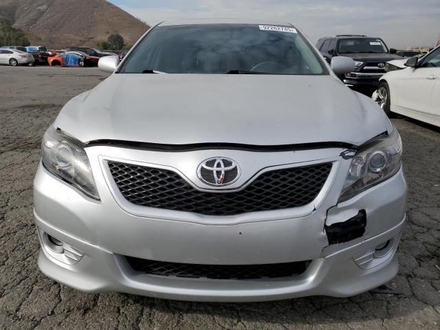 4T1BF3EK7BU170253 - 2011 TOYOTA CAMRY BASE SILVER photo 5