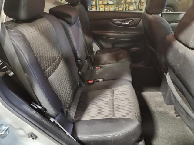 5N1AT2MV1JC710954 - 2018 NISSAN ROGUE S SILVER photo 11