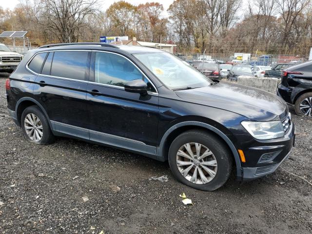 3VV2B7AX9JM073181 - 2018 VOLKSWAGEN TIGUAN SE შავი ფოტო 4
