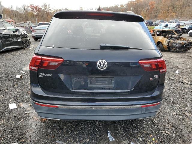 3VV2B7AX9JM073181 - 2018 VOLKSWAGEN TIGUAN SE შავი ფოტო 6