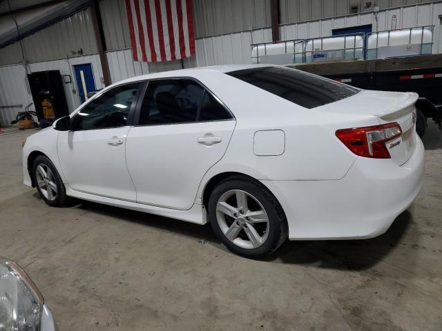 4T1BF1FK1CU593706 - 2012 TOYOTA CAMRY BASE WHITE photo 2