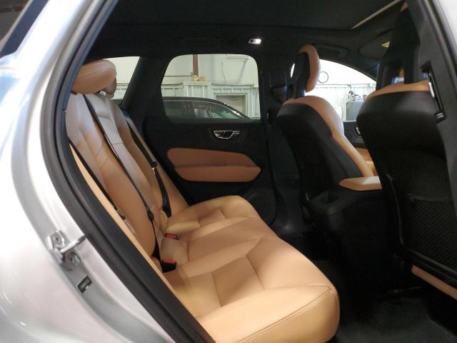 LYV102RK3KB192332 - 2019 VOLVO XC60 T5 WHITE photo 11