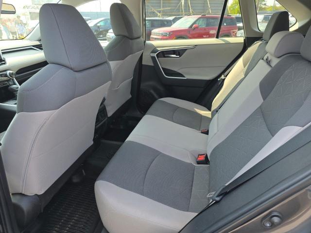 2T3P1RFV2PC327610 - 2023 TOYOTA RAV4 XLE GRAY photo 11