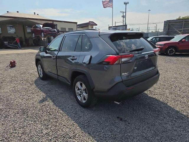 2T3P1RFV2PC327610 - 2023 TOYOTA RAV4 XLE GRAY photo 2