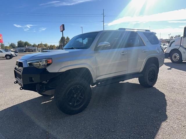 JTEBU5JR1H5435742 - 2017 TOYOTA 4RUNNER SR5/SR5 PREMIUM SILVER photo 2