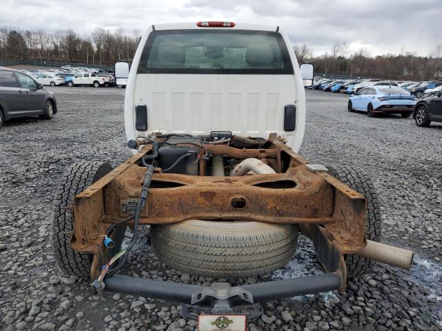 1GBHC24K88E102828 - 2008 CHEVROLET SILVERADO C2500 HEAVY DUTY WHITE photo 6