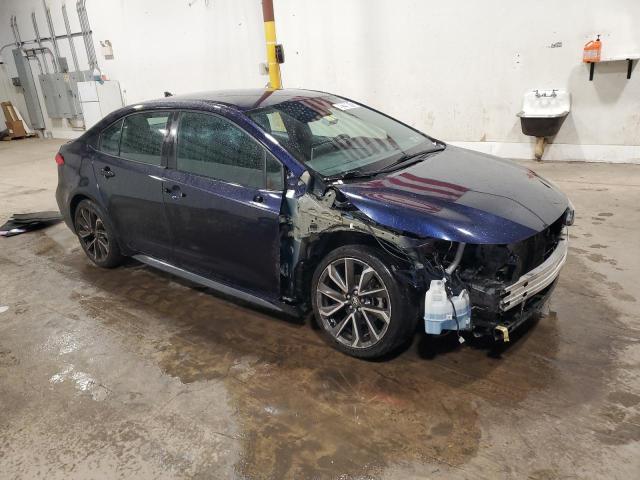 5YFS4MCE3MP067098 - 2021 TOYOTA COROLLA SE Niebieski zdjęcie 4