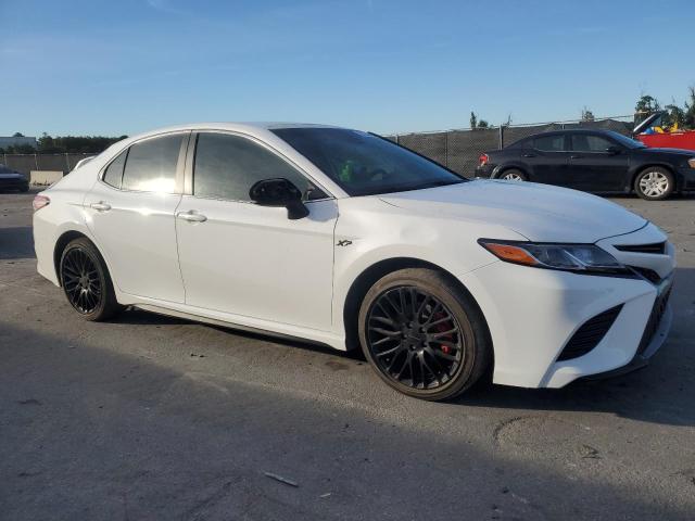 4T1B11HK3KU826236 - 2019 TOYOTA CAMRY L თეთრი ფოტო 4