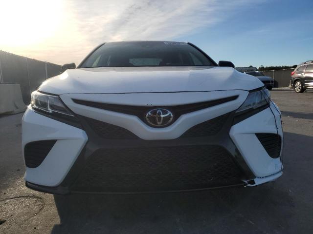 4T1B11HK3KU826236 - 2019 TOYOTA CAMRY L თეთრი ფოტო 5