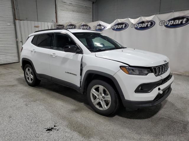 3C4NJDBN0PT562108 - 2023 JEEP COMPASS LATITUDE თეთრი ფოტო 4