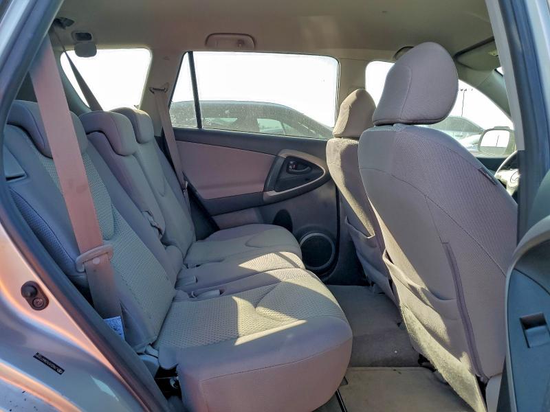 JTMZD33V086074984 - 2008 TOYOTA RAV4 银色 照片 11