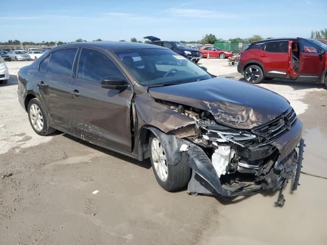 3VWD07AJ3FM308185 - 2015 VOLKSWAGEN JETTA SE BROWN photo 4