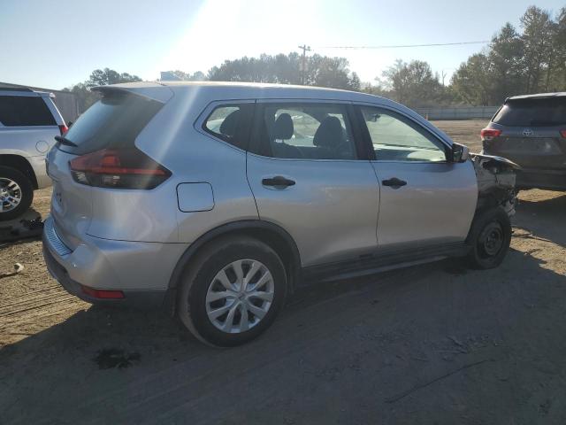 KNMAT2MT1JP621655 - 2018 NISSAN ROGUE S SILVER photo 3