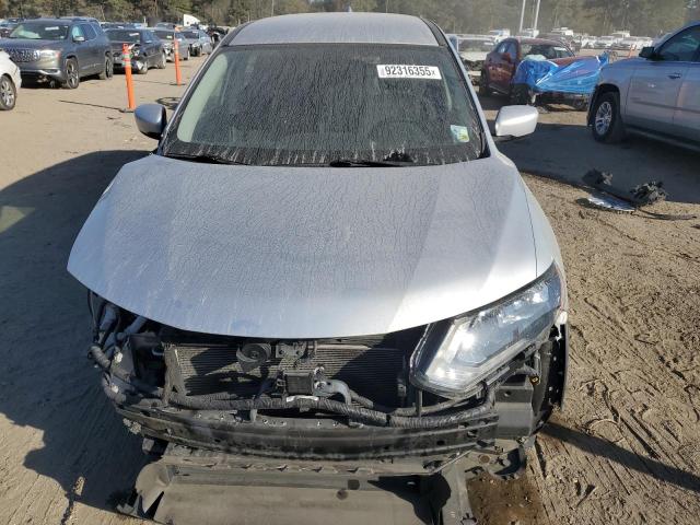 KNMAT2MT1JP621655 - 2018 NISSAN ROGUE S SILVER photo 5