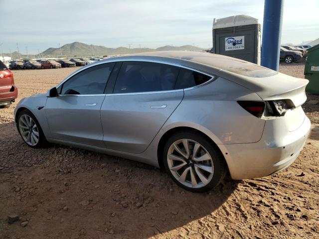 5YJ3E1EA4JF048688 - 2018 TESLA MODEL 3 SILVER photo 2