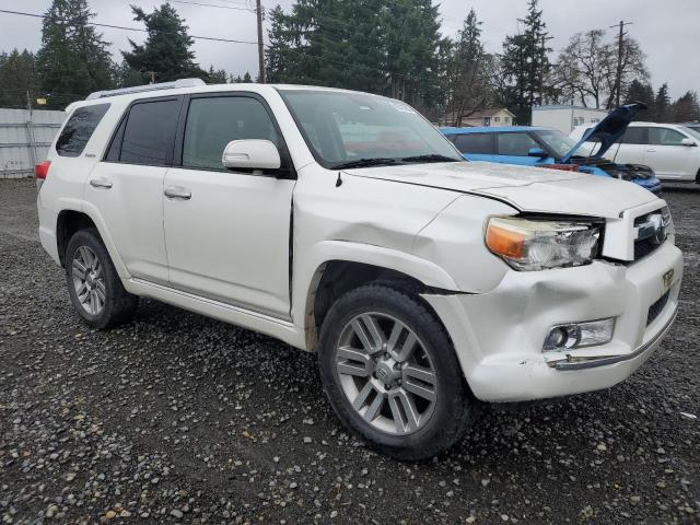 JTEBU5JR5B5035397 - 2011 TOYOTA 4RUNNER SR5 WHITE photo 4