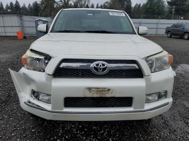 JTEBU5JR5B5035397 - 2011 TOYOTA 4RUNNER SR5 WHITE photo 5