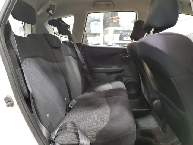 JHMGE8H40AC027686 - 2010 HONDA FIT SPORT WHITE photo 10