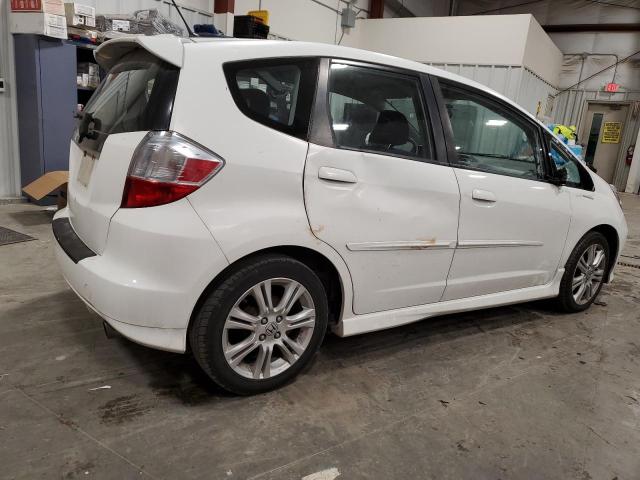 JHMGE8H40AC027686 - 2010 HONDA FIT SPORT WHITE photo 3