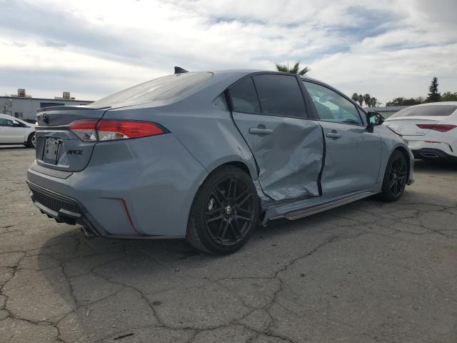 5YFM4MCE4MP070438 - 2021 TOYOTA COROLLA SE Grau Foto 3