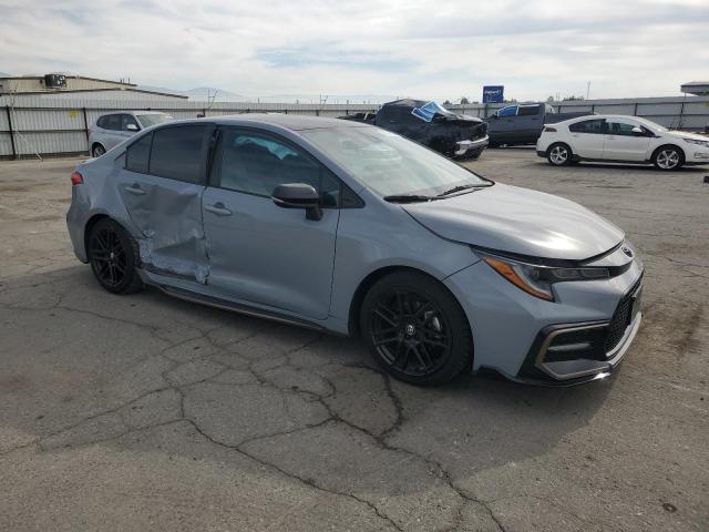 5YFM4MCE4MP070438 - 2021 TOYOTA COROLLA SE Grau Foto 4