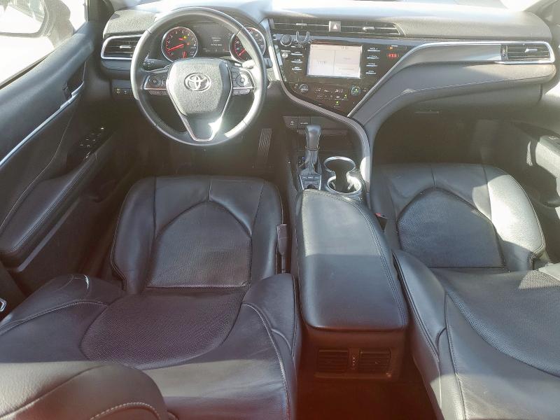 4T1B61HK9JU129069 - 2018 TOYOTA CAMRY XSE GRAY photo 8