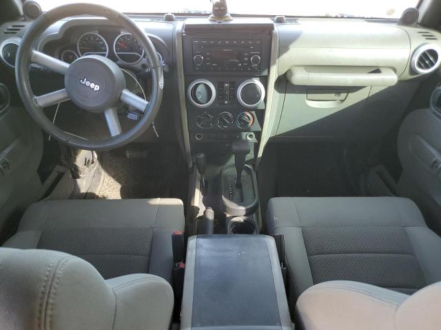 1J4GA591X8L524250 - 2008 JEEP WRANGLER U SAHARA BLACK photo 8