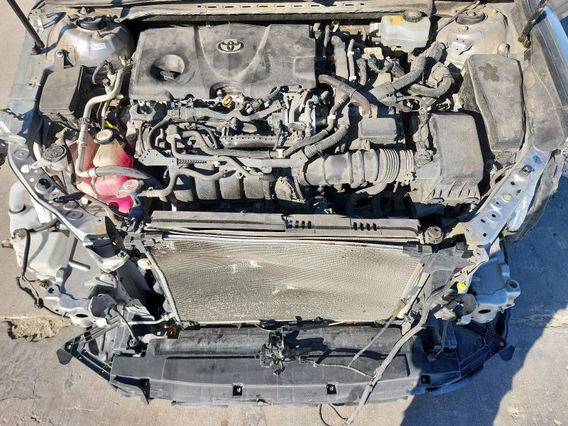4T1B31HK1JU500296 - 2018 TOYOTA CAMRY LE SILVER photo 11