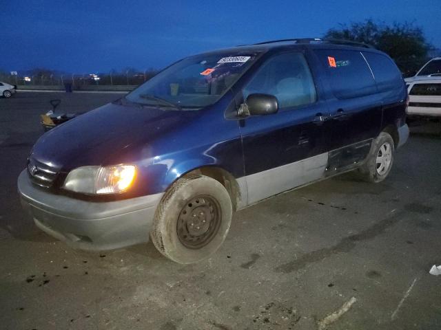 2001 TOYOTA SIENNA LE, 