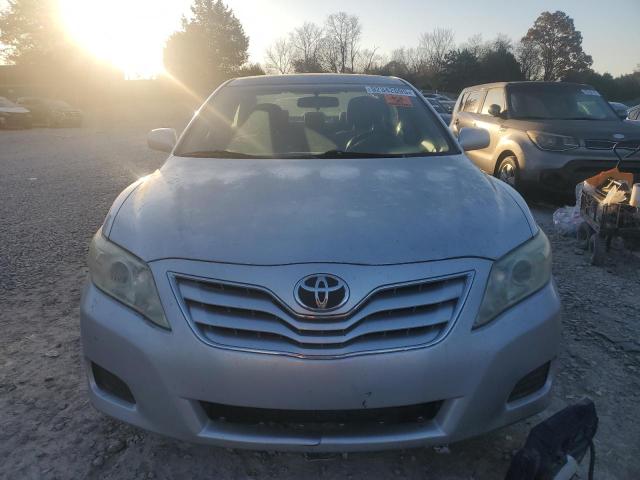 4T1BF3EK2BU153134 - 2011 TOYOTA CAMRY BASE SILVER photo 5